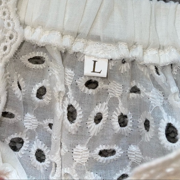 White Cropped Top with Open Back — Shein — size L - Picture 3 of 3